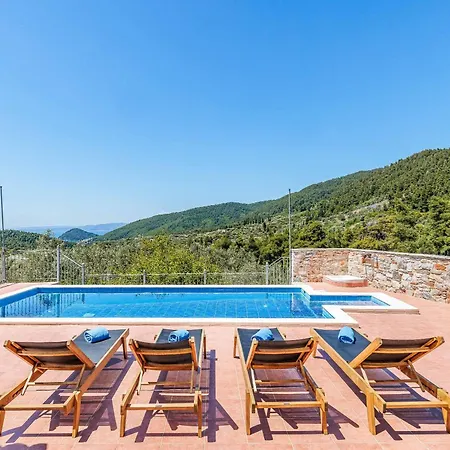 Terracotta Villa Alikias